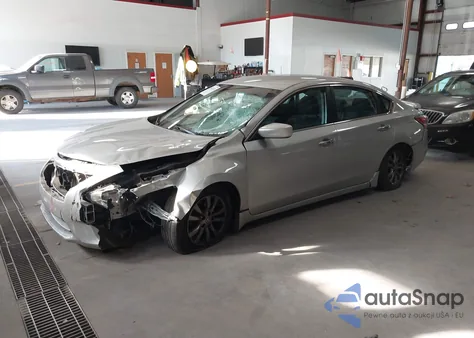 2015 Nissan Altima 2.5 S z USA, uszkodzony, nr VIN 1N4AL3AP1FC567307